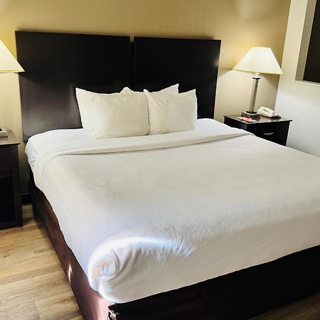 Econo Lodge Inn & Suites Monroe Eksteriør bilde
